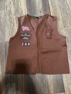 Girl Scouts USA brown vest S with patches and Pin Heart of Central California